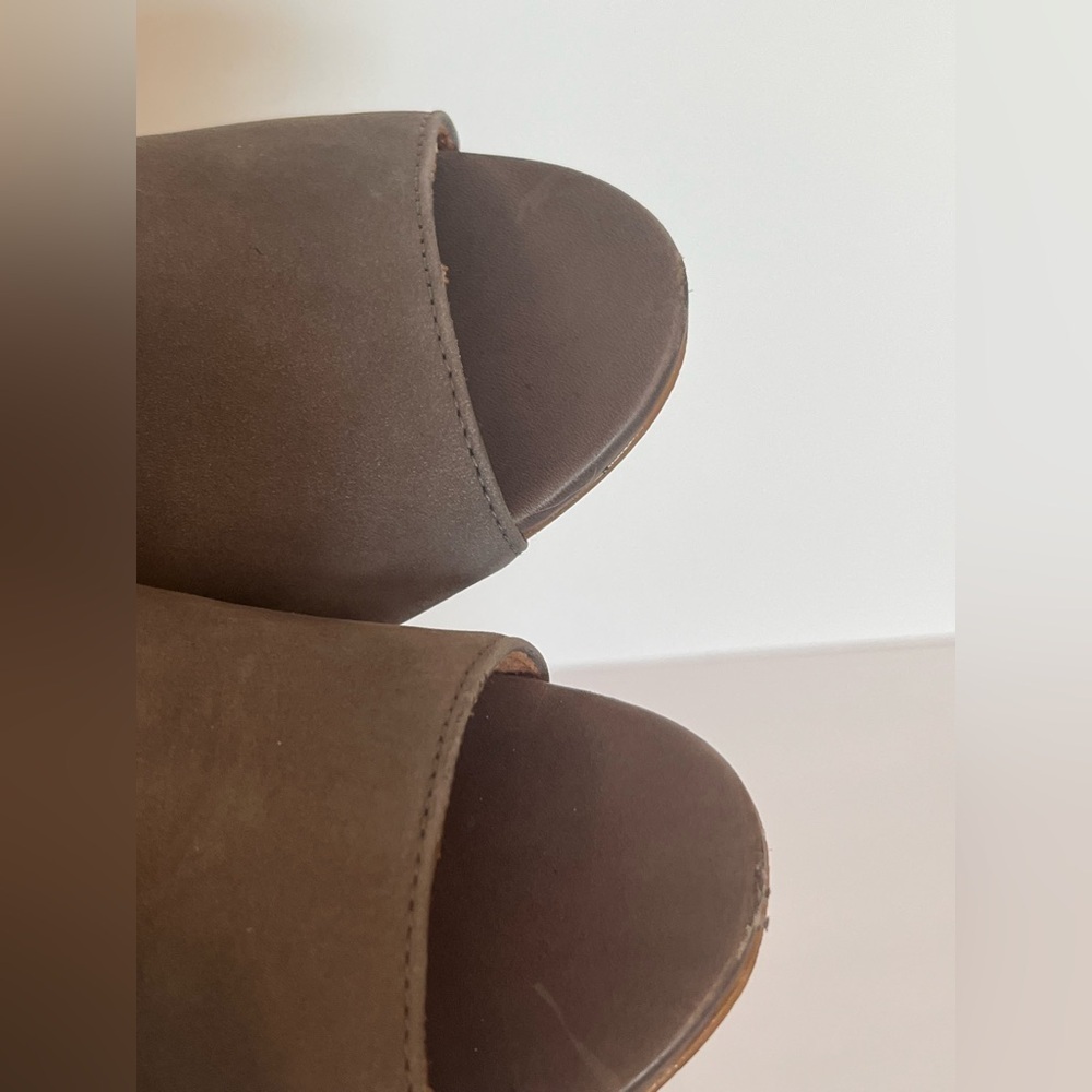 Steve Madden Gray Peep-Toe Block Heel Sandals - Picture 11 of 15